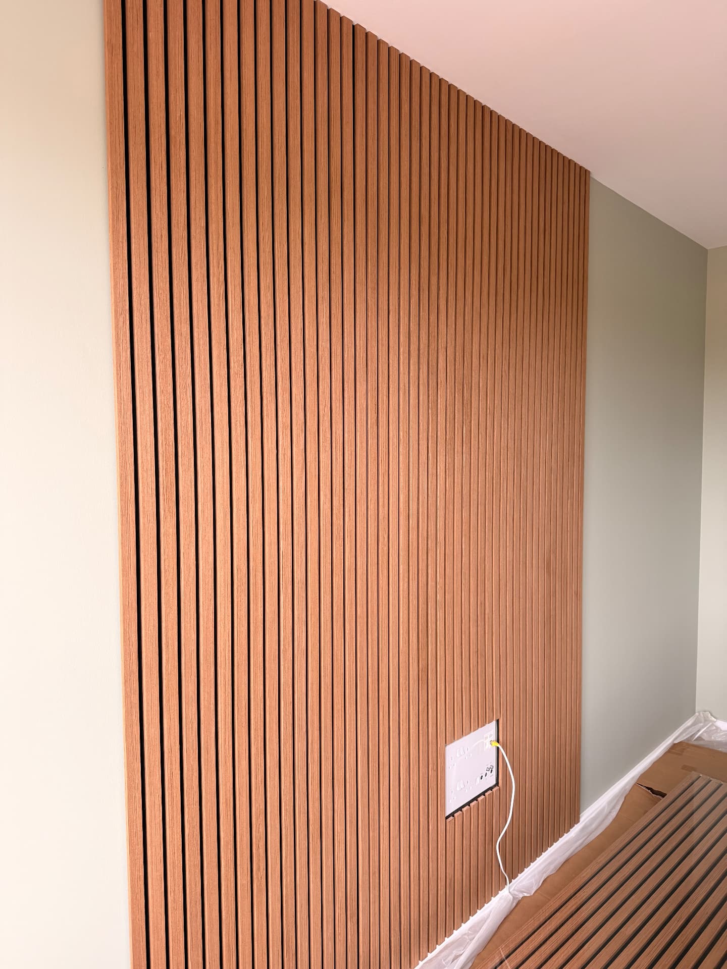 Slat panelling during installation